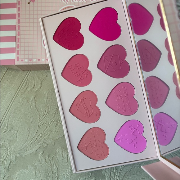 P. Louise My First Blush Palette Romantic Pink Hues Hearts BNIB - Picture 10 of 14